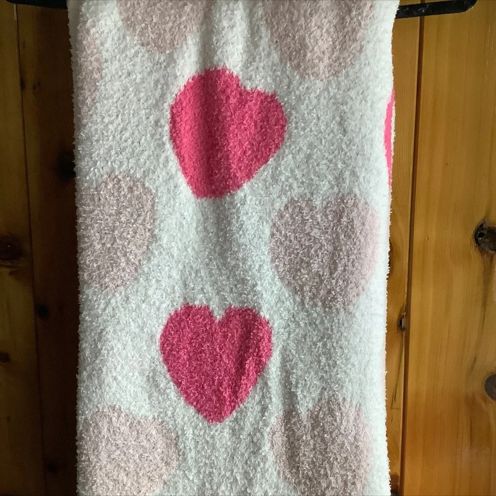 CUPCAKES & CASHMERE Feather Knit Candy Hearts Throw